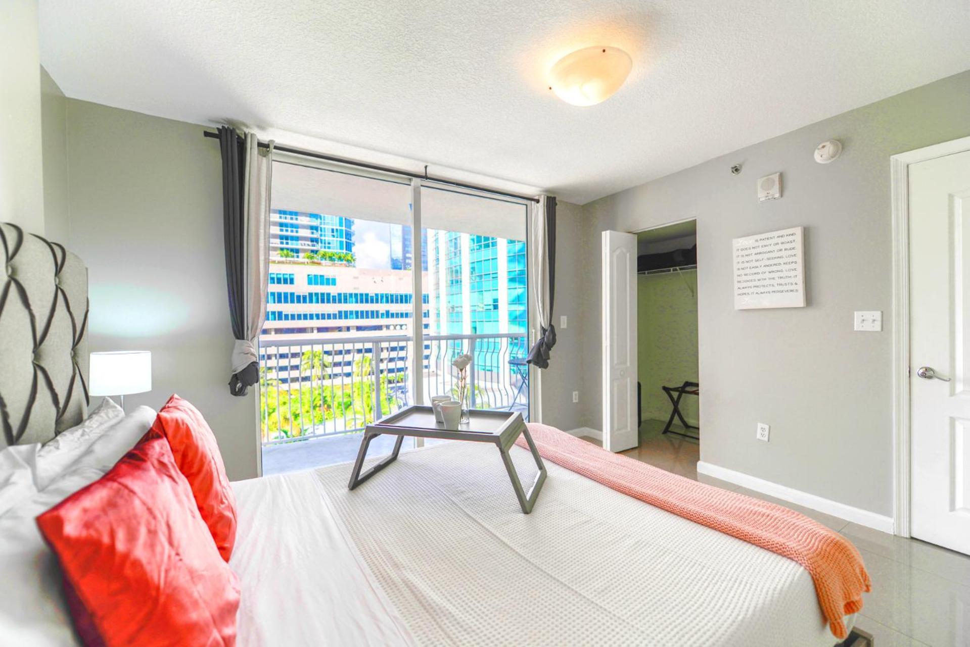 Stylish & Comfy W In-site Apartment Miami