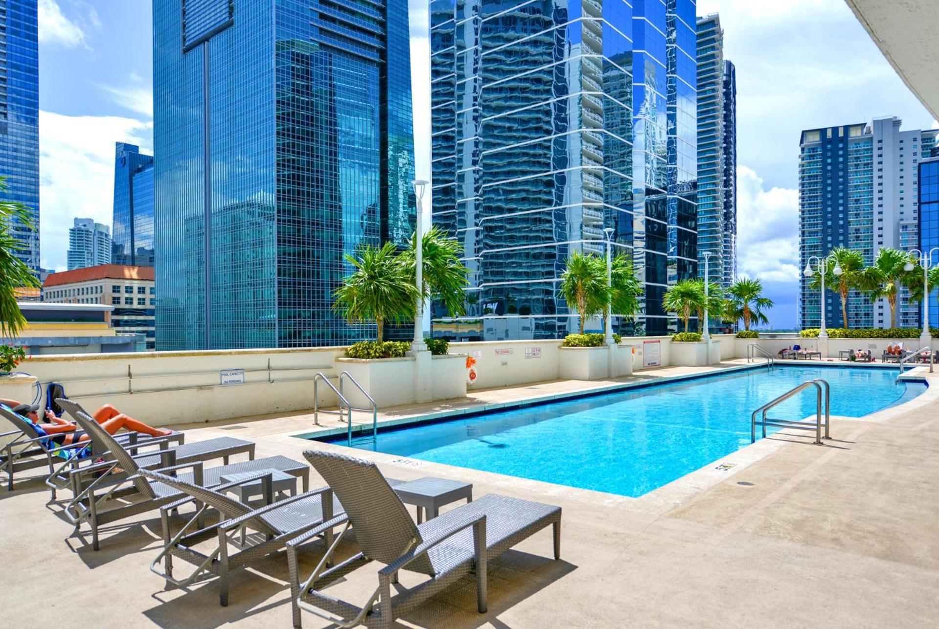 Stylish & Comfy W In-site Apartment